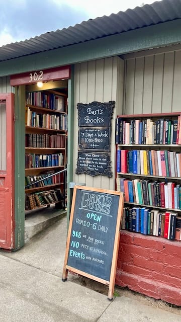 Picture of an outdoor bookstore
