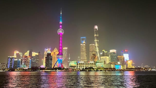 A picture of the Bund skyline at night